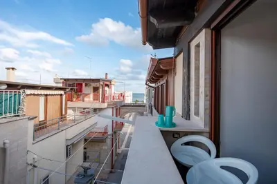 Image de Appartement \"Emma House, By The Sea\" avec balcon, Wi-Fi et climatisation