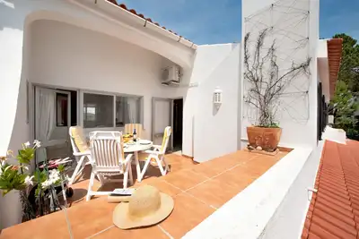 Image de Appartement \"Mng Elliott 90c\" avec terrasse privée et Wi-Fi