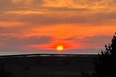Image de Sunset Retreat -Oceanfront easy access to beach