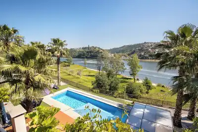 Image de Appartement 'Porto Douro - 2' avec piscine partagée, terrasse partagée et Wi-Fi