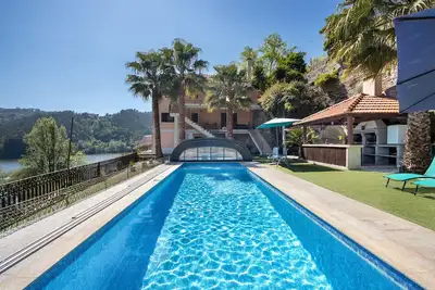 Image de Maison de vacances \"Porto Douro\" avec piscines privée et intérieure, eau chauffée, terrasse et Wi-Fi