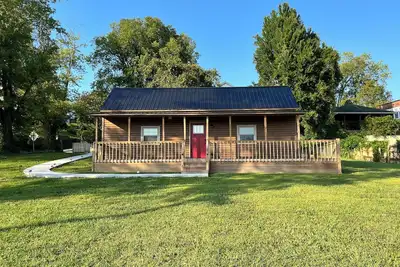 Image de Lillie's Pad -Cozy 2-bedroom cabin- 20 miles from Natural Bridge in Beattyville.