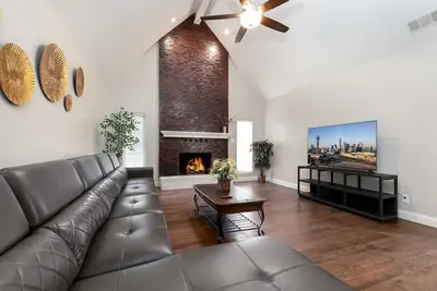 Image de Spacious house near At&T stadium