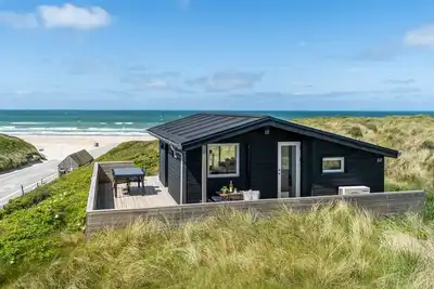 Image de \"Fatlinda\" - 50m from the sea by Interhome