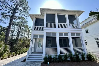 Image de Morning Light! 4Br Newest home in Carillon. Pristine. 2 sets of Beach Chairs