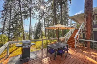 Image de Family Retreat with lake access and stunning views