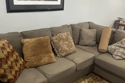 Charming 2-bedroom house in beautiful Macon with Ac, WiFi