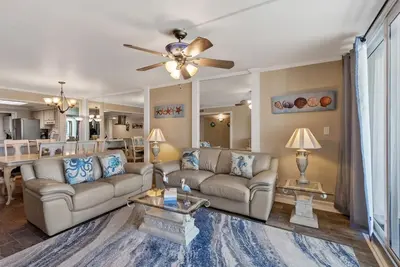 Image de Sunshine & Smiles - Family Beach Condo in Destin is your Beach Escape