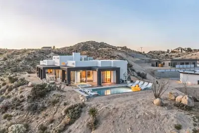 Image de ≽★Iconic Aquarius★≼ ┃ Hilltop Pool Villa ┃ Endless Views🌵Epic Arcade🕹️\n
