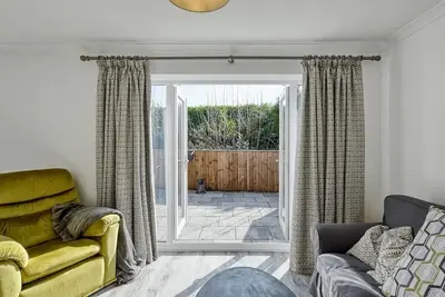 Image de Modern Quiet House Airport Links | Pass the Keys