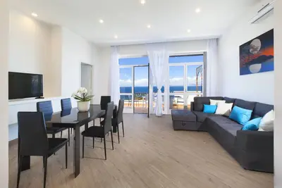Image de 4 Bedroom Apartment in Sorrento