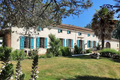 Image de Gîte Lavande. Prachtig Gerestaureerde Gite met Verwarmd Zwembad in de Charente