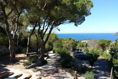 Apartment 700 mt from marr Private pine forest and parking lot
