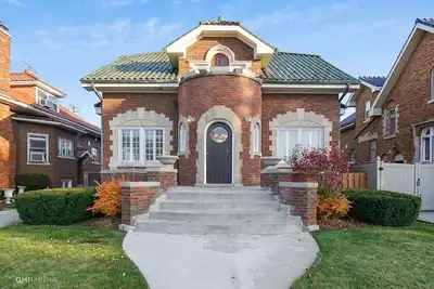 Image de European custom built home with 3 bedrooms near Chicago