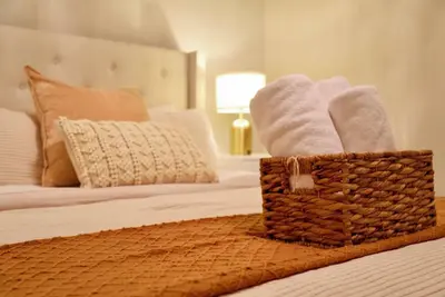 Image de Cozy Oakville 1- Bedroom studio apt w/ private entrance/kitchen/wi-fi/parking