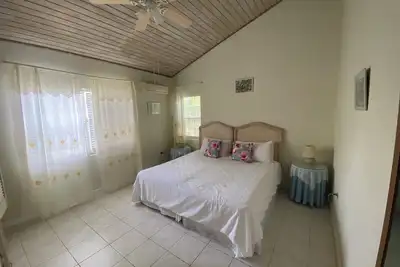 2 bedroom 2bathroom near Holetown