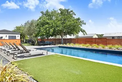 Image de Sonoma Modern Farmhouse w/ Vineyard Views & Pool