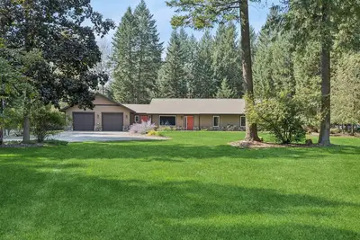 Image de Conveniently located to Glacier Park, Whitefish Mountain and Flathead Lake.