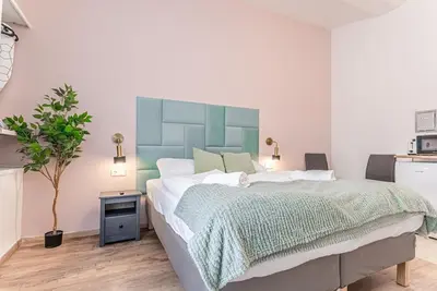 Image de Queen Bed Central Studio w/ kitchenette & smart Tv