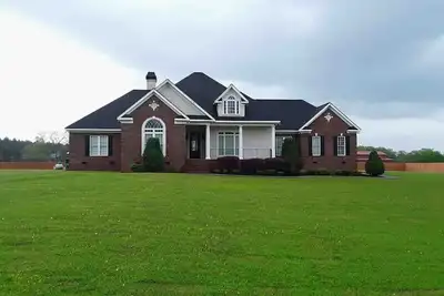Image de Country Estate Just in Time For The Masters Golf Tournament!