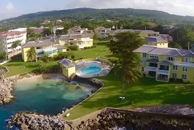 Image de Cozy 2-bedroom apartment with Ac and WiFi in Ocho Rios jamaica