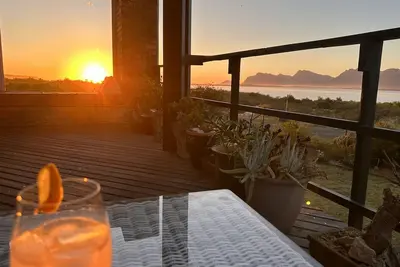 Image de Seaway Sunsets Relax & Enjoy the calmness with Lagoon & Sea views