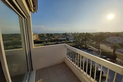 Image de Appart mezzanine avec balcon et piscine!
