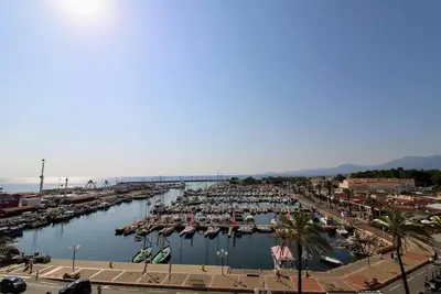 Image de Splendide Vue sur le port St Cyp