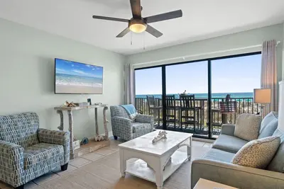 Image de Etw 1006: Breezy Beachcomber - Ground Floor Paradise, Steps from the Beach!