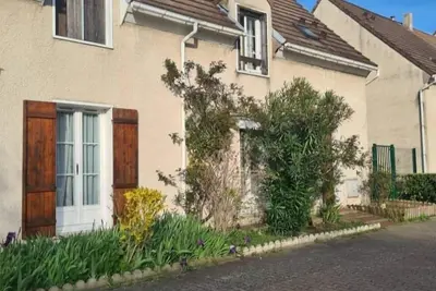 Image de Maison 120m2 proche de toute commodités. Avec jardin et salle de sport! !