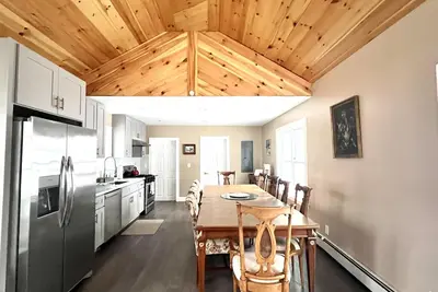Image de Newly Renovated Lovely 5-bedroom in East Durham