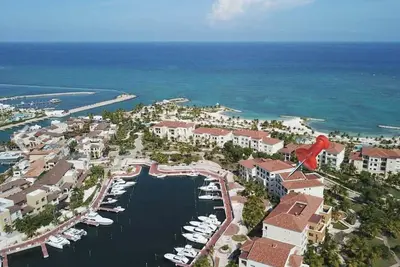 Image de Luxury Marina & Beach 2 bedroom Apartment! 3 min easy Walk to the beach & pool!