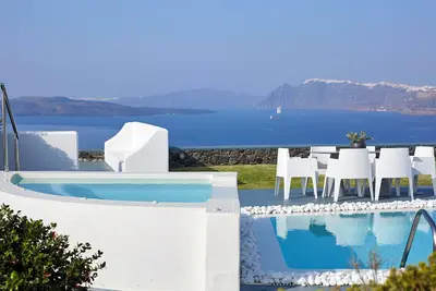 Image de Serenity View Villa with Caldera view, heated pool & hot tub in private garden