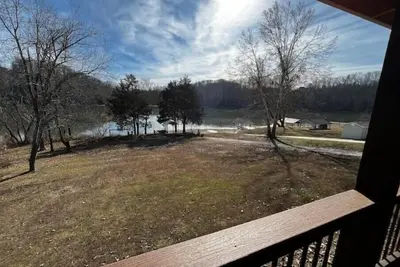 Image de Clinch River Getaway - A lakefront retreat, just 5 minutes from grocery. \n