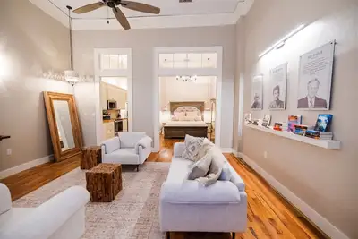 Image de Full Kitchen, Downtown Laurel Walkable, Coffee Bar