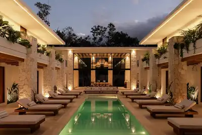 Image de Hacienda Babylon - 9 rooms, 10 pools, Gym & Sauna
