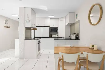 Image de La Costa Del Sol - 2 Bedroom Apartment within walking distance to everything
