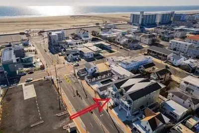 Image de Beach Ball Bliss 1. 5 blocks from beach 3 bed 2. 5 bath
