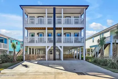 Image de New Summer Daze Pet Friendly Fenced in Yard \n\nWalking distance to Beach