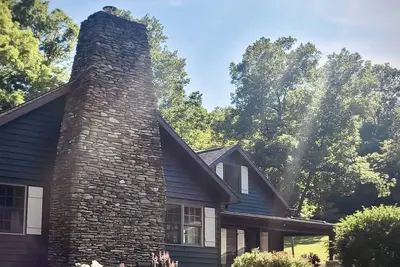 Image de The Bristol Lodge with hot tub, and game room