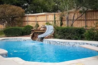 Image de Lone Star house by At&T, Six Flags, Globe life, Pool-Jacuzzi!