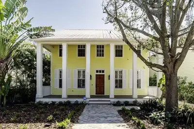 Image de Relax at Wallcraft! A beautiful 3, 000sqft Key West style property in Bayshore.