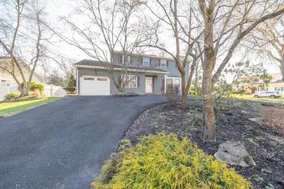 Image de Peaceful Spacious Home with Theater. Family Friendly, Centrally located