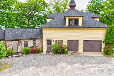 Image de Waterfront Carriage House Apartment