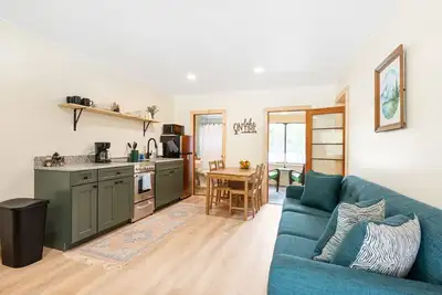 Image de Squam waterfront 2 bed 2 bath (Suite 8)