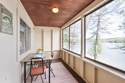 Image de Squam Waterfront 2 bed 1 bath rental (Suite 6)
