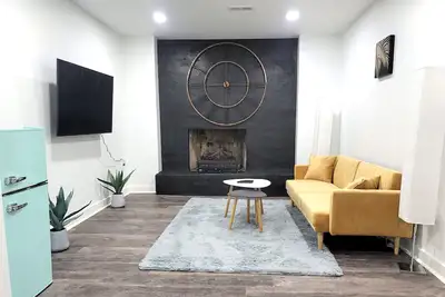 Image de Boho Mountain Retreat, Private Entrance and Outdoor Space, Minutes to Downtown