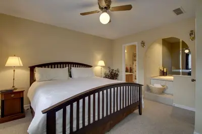 Image de Rivers Edge Condo 902