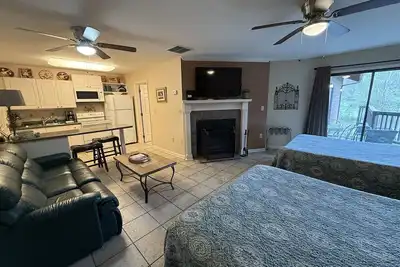 Image de Rivers Edge Condo 803