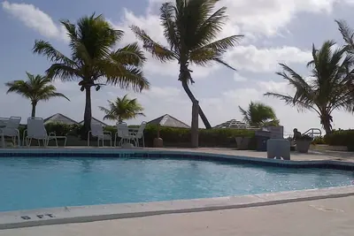 Image de New Modern, renovated Beachfront/Oceanview Studio-Coral Beach, Near Port Lucaya